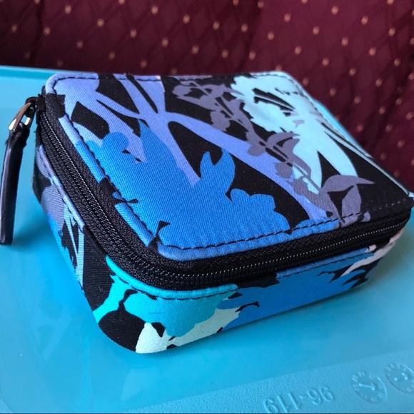 Vera Bradley Accessories - Vera Bradley Camofloral pill case